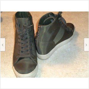 Steve Madden Womens Wedge Fabric  Zipper  size 8